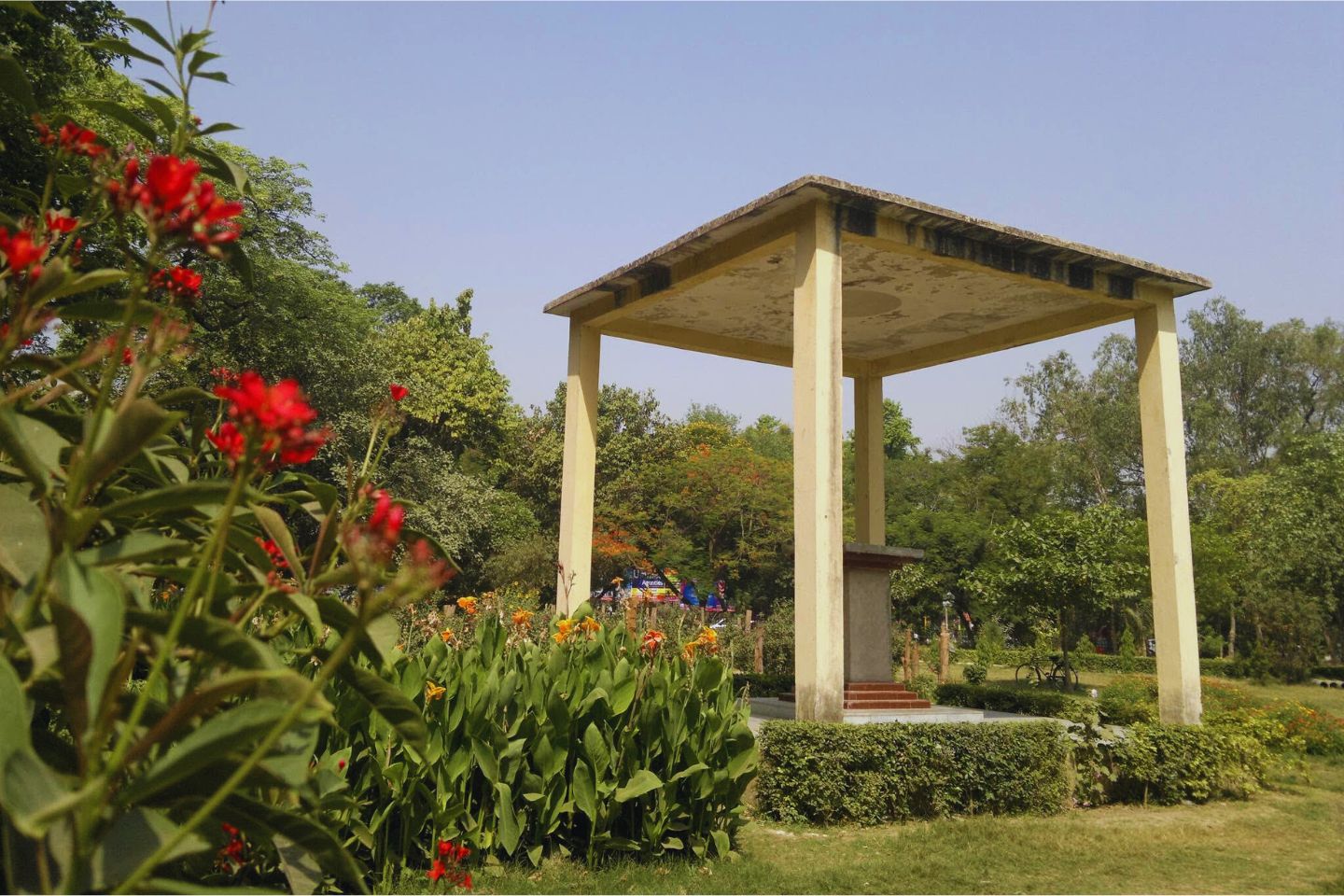 Kamla Retreat Kanpur